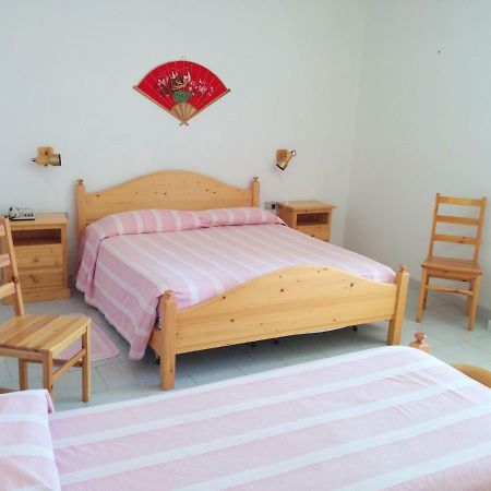 Hotel Panorama Badesi Kültér fotó