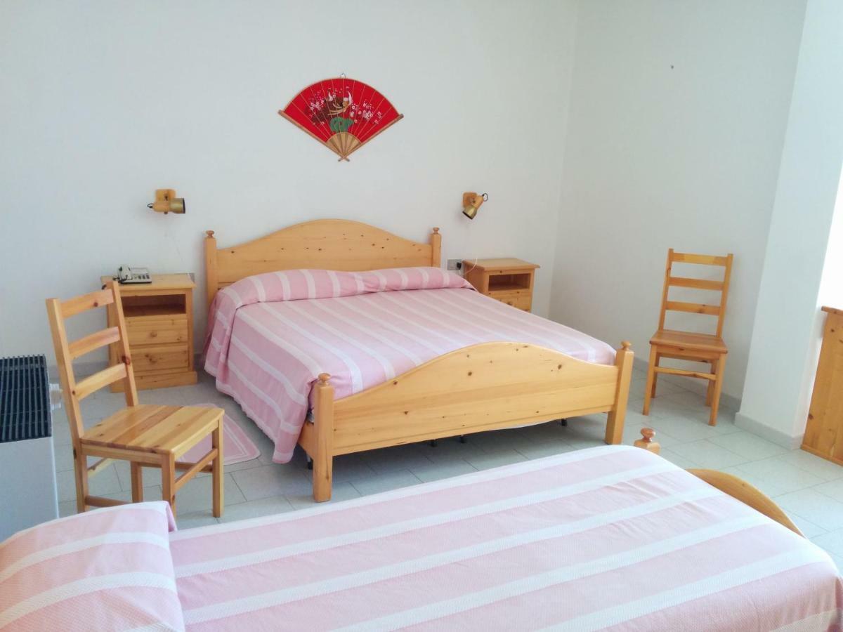 Hotel Panorama Badesi Kültér fotó