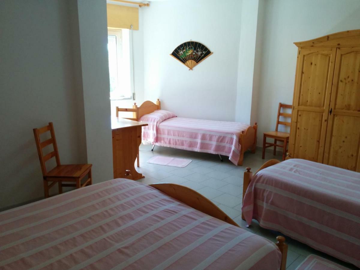 Hotel Panorama Badesi Kültér fotó